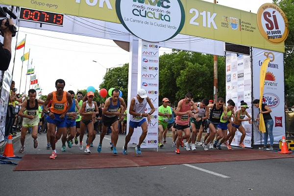 Media maraton Cucuta 2018 Salida 21 km