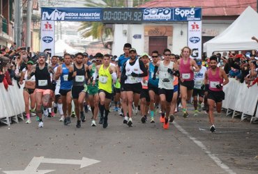 Más de 1.300 participantes en la Media Maratón de Sopó