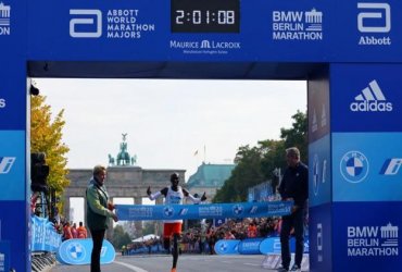 Eliud Kipchoge rompe el récord mundial de maratón en Berlin