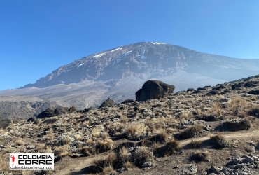 Colombia Corre logra la cumbre del Monte Kilimanjaro en Tanzania