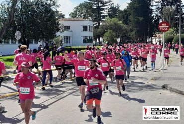 Más de 1000 corredores en la carrera atlética universitaria "Corre por un Hospital" en Bogotá